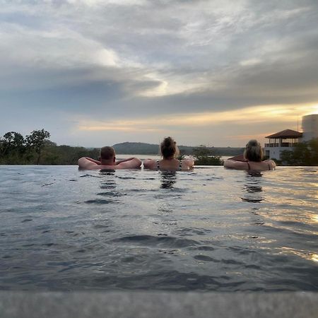 הבאראנה Sundown Lake Hotel & Spa מראה חיצוני תמונה