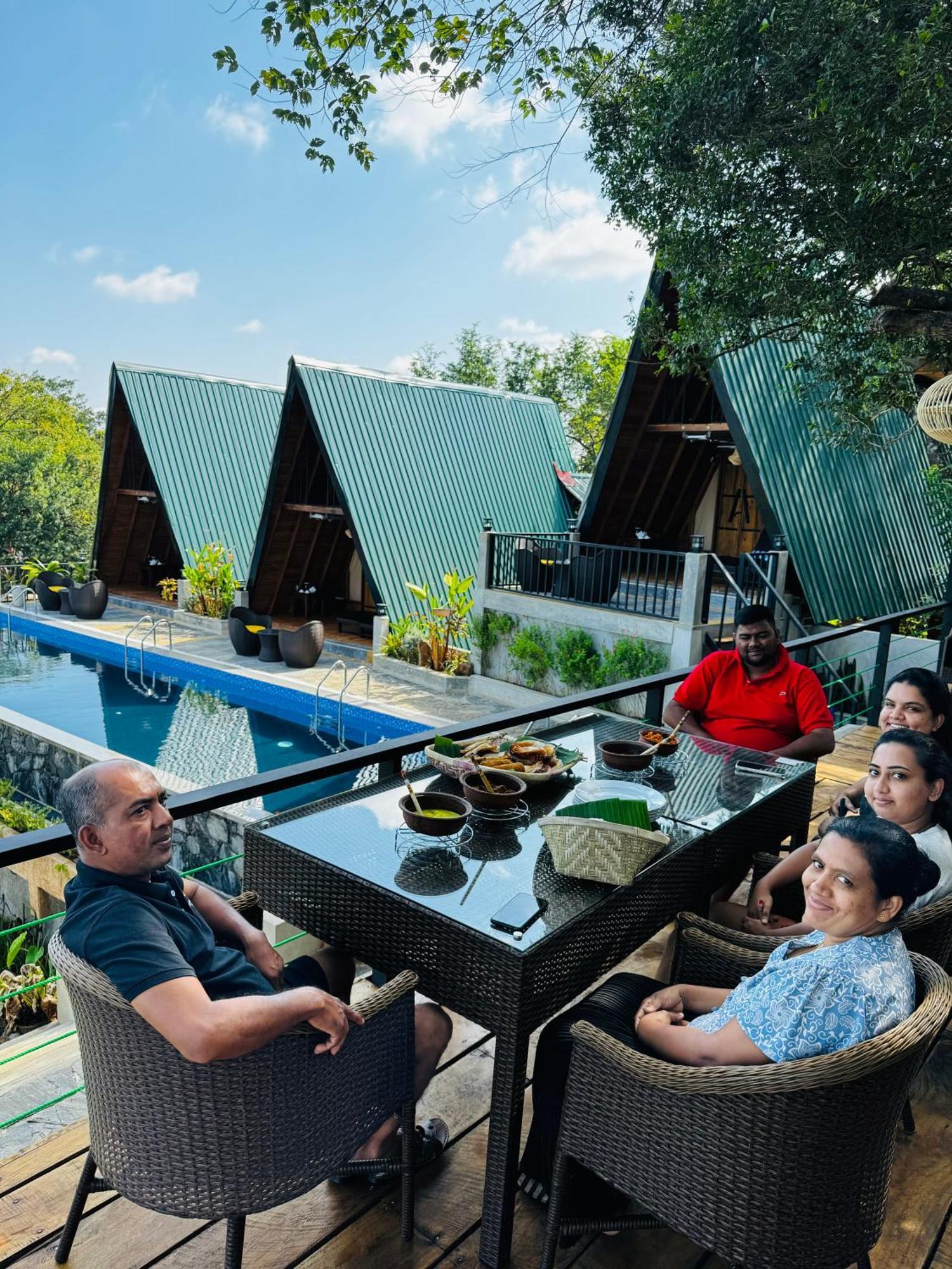 הבאראנה Sundown Lake Hotel & Spa מראה חיצוני תמונה